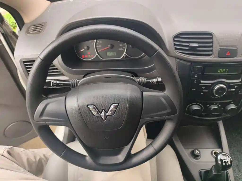 Wuling Hongguang — миниатюра 11