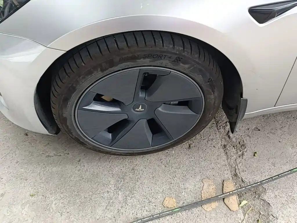 Tesla Model 3 — миниатюра 23