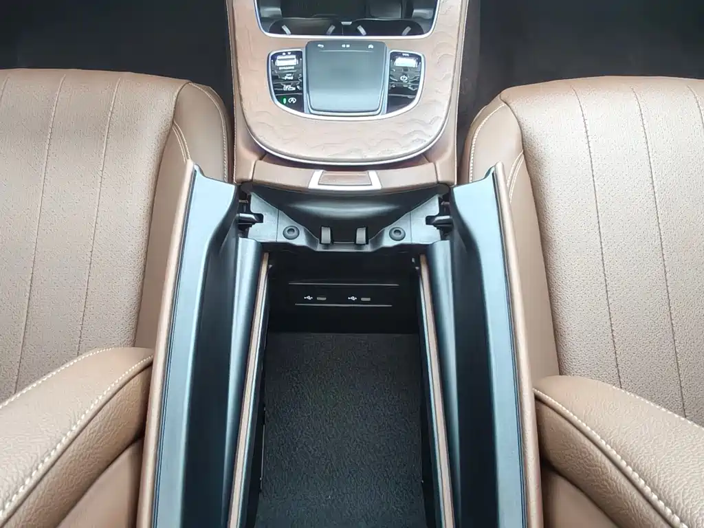 Mercedes-Benz E-Class — миниатюра 22
