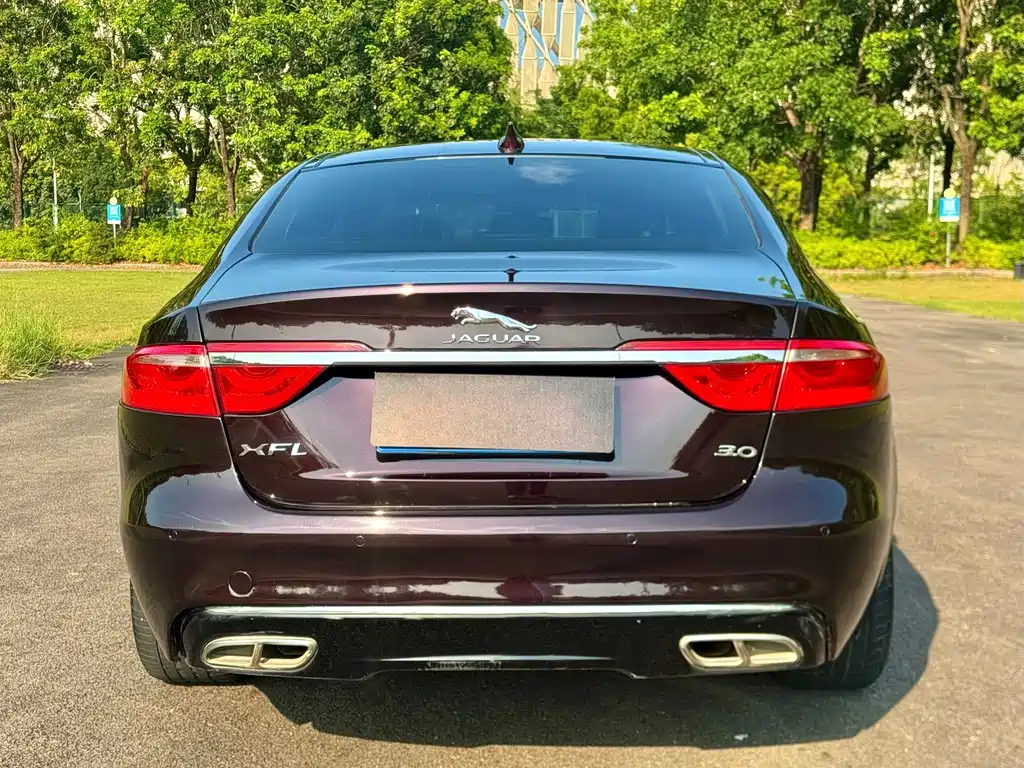 Jaguar XFL — миниатюра 8