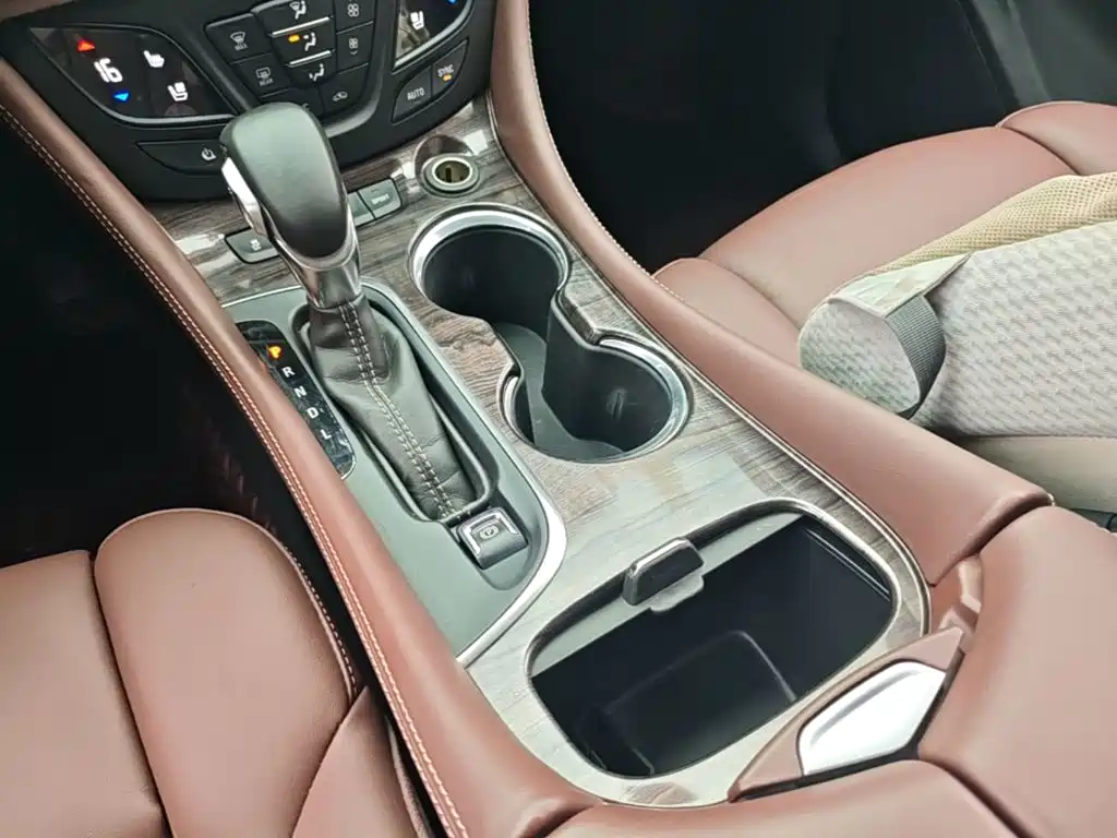 Buick Envision Plus — миниатюра 14