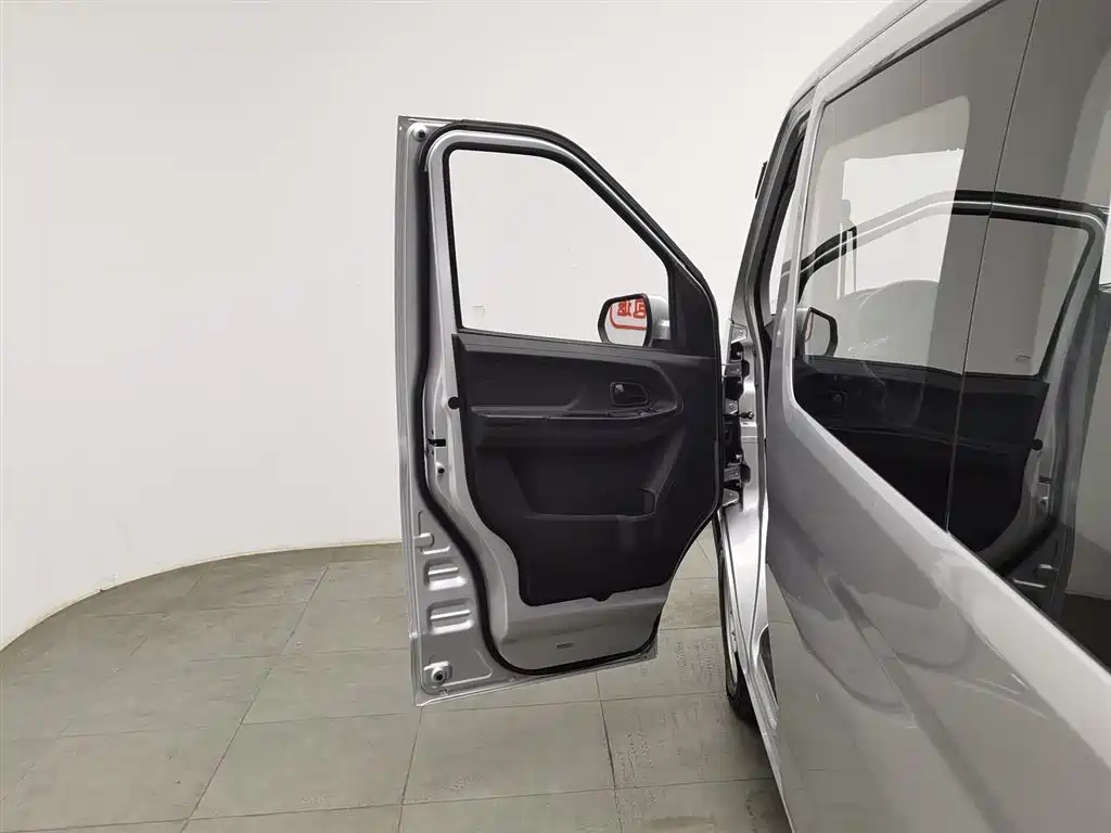 CHANGAN CHANGAN RUIXING EM60