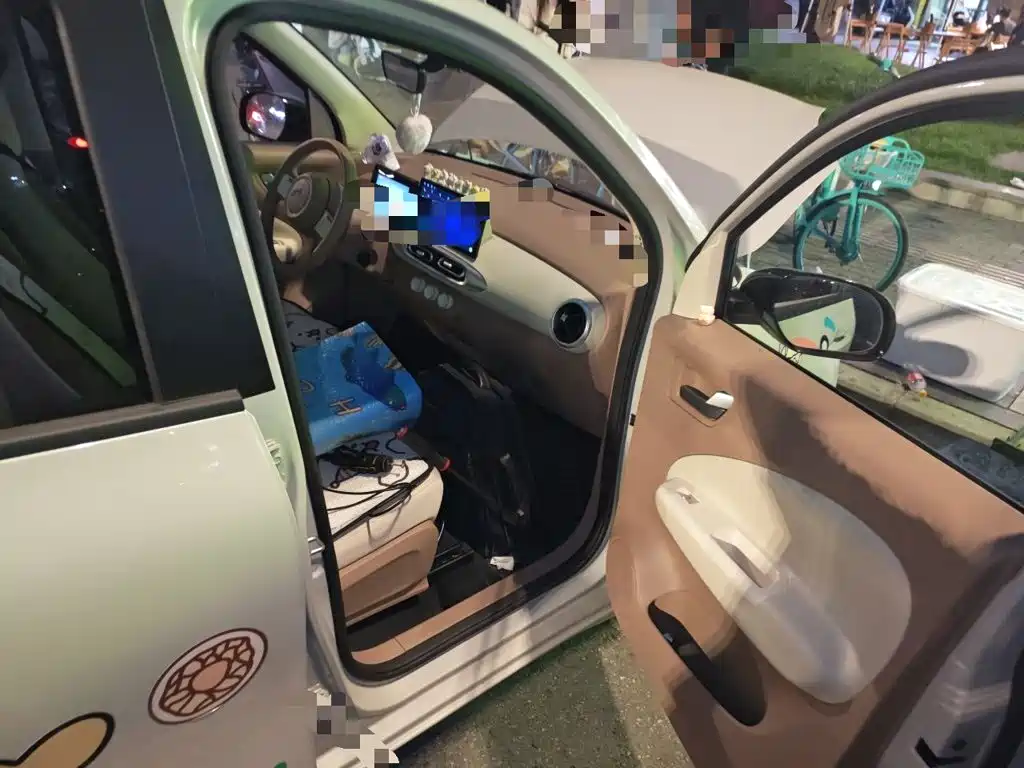 Wuling MINIEV — миниатюра 19