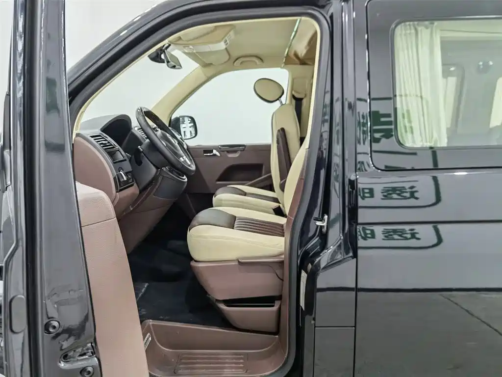 Volkswagen Caravelle 2015 2.0TSI Comfort