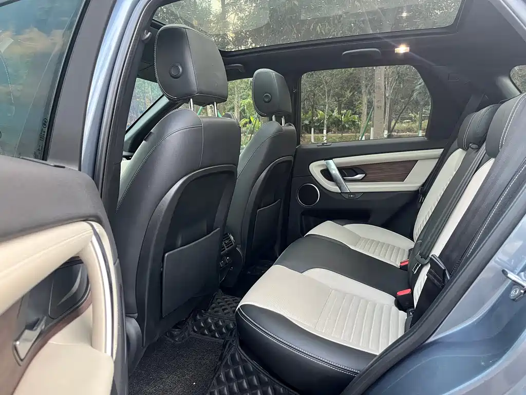 LAND ROVER DISCOVER SPORTS