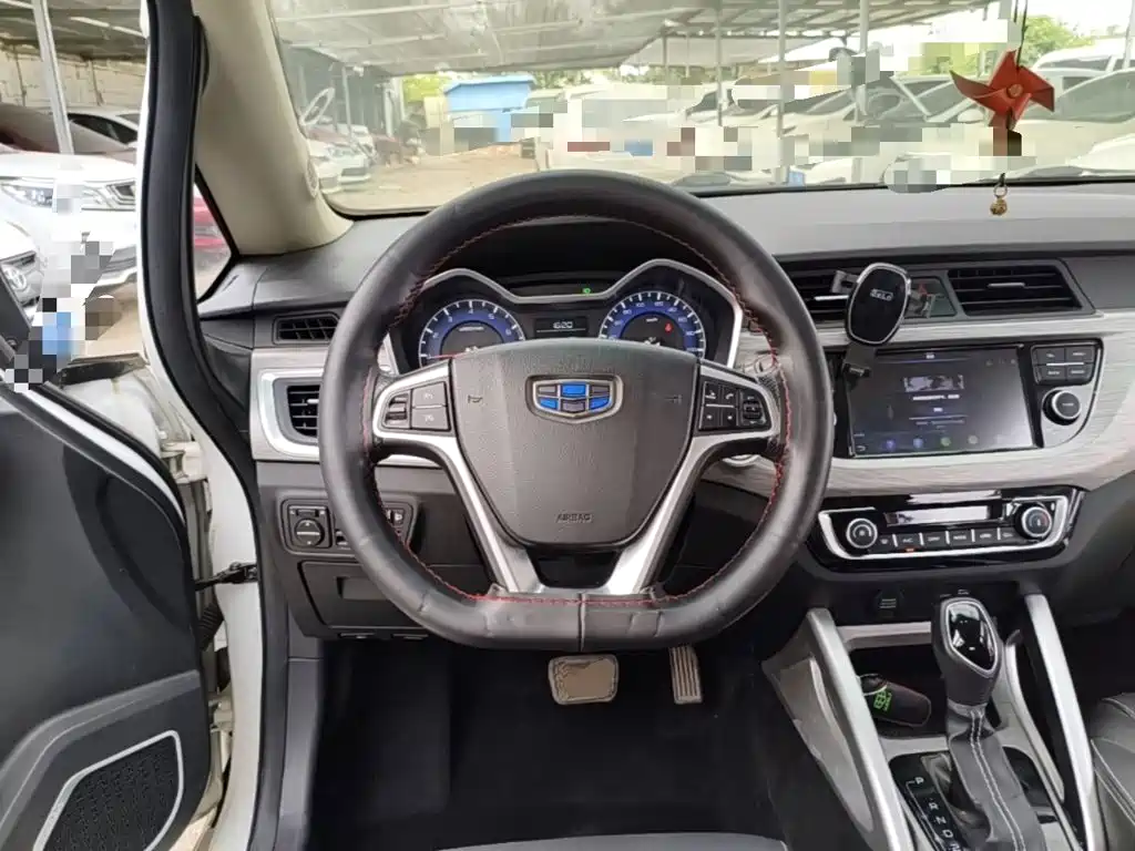 Geely Vision X3 — миниатюра 11