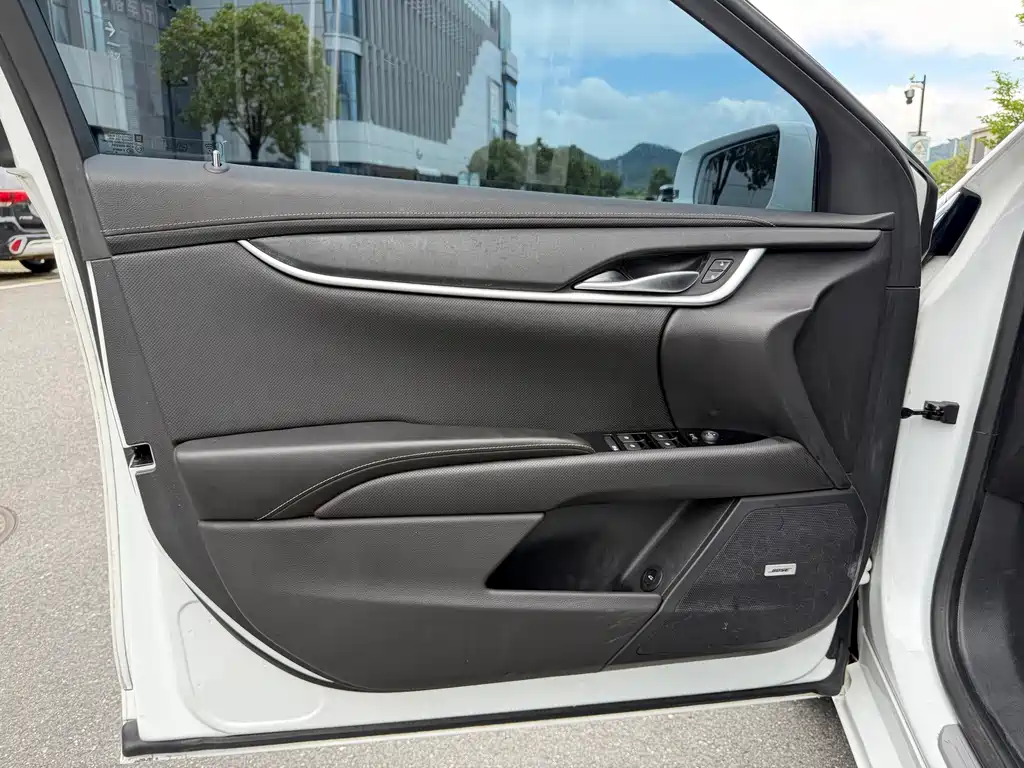 Cadillac XTS 2018 28T