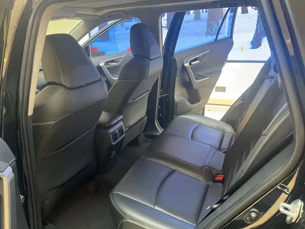 TOYOTA RAV4 RONGFANG