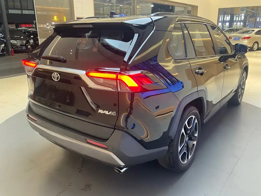 TOYOTA RAV4 RONGFANG