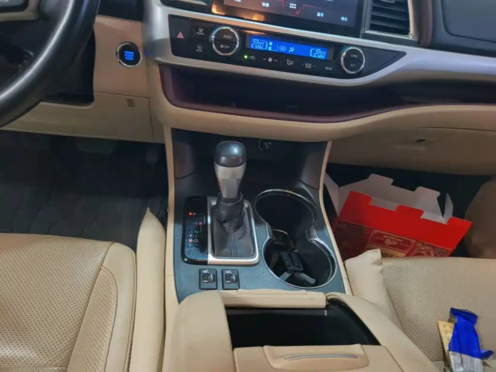 Toyota Highlander — миниатюра 14