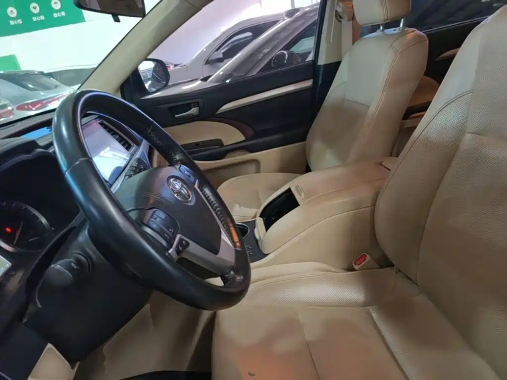 Toyota Highlander — миниатюра 15