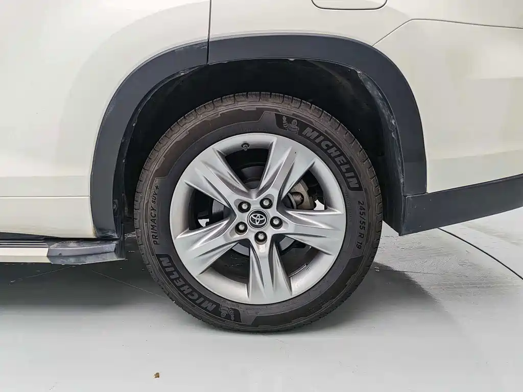 Toyota Highlander — миниатюра 19