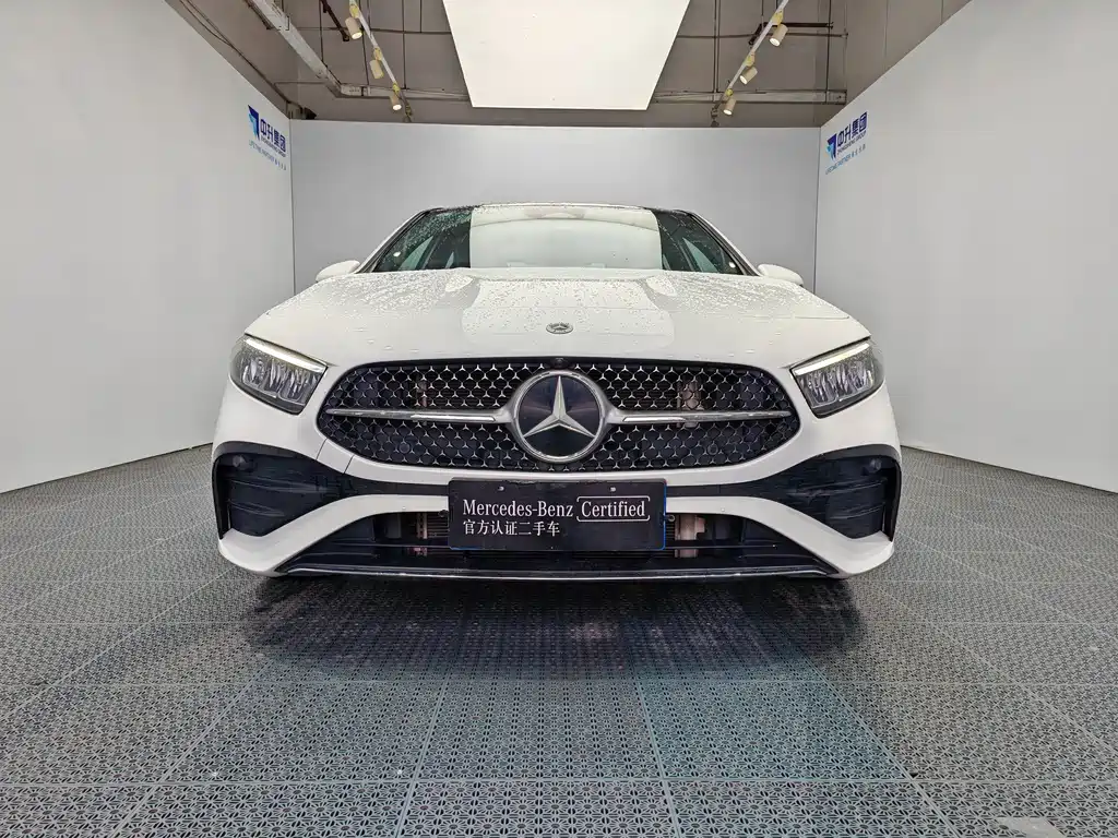 Mercedes-Benz A-Class A 2023 A 200 L Fashion