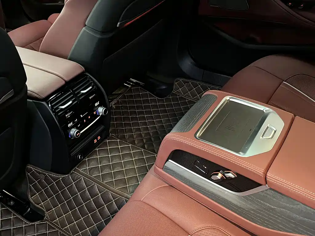 BMW 5 Series — миниатюра 10