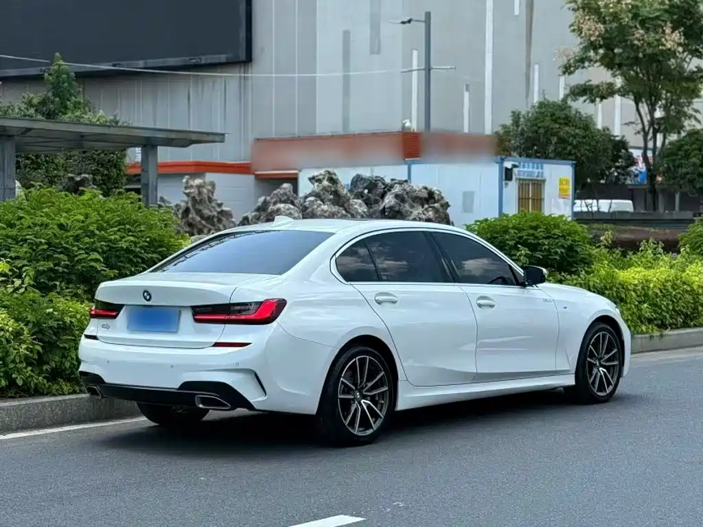 BMW 3 Series — миниатюра 23