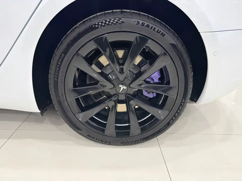 Tesla Model 3 — миниатюра 11