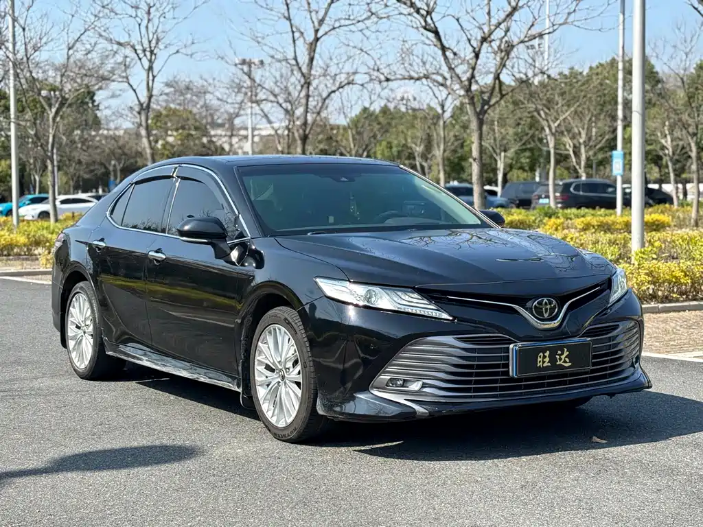 TOYOTA CAMRY
