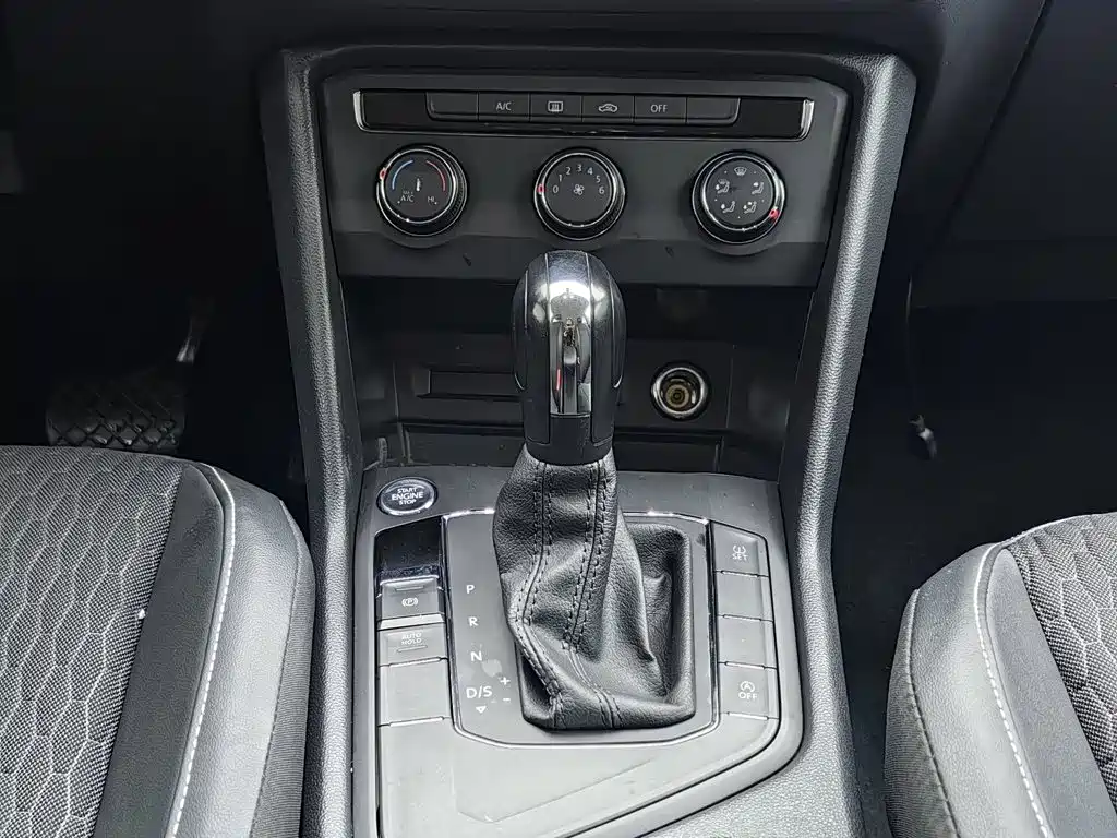 Volkswagen Tiguan L — миниатюра 13
