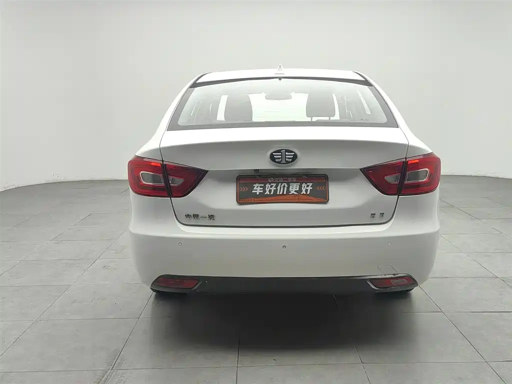 Bestune B30 2016 1.6L MT Luxury