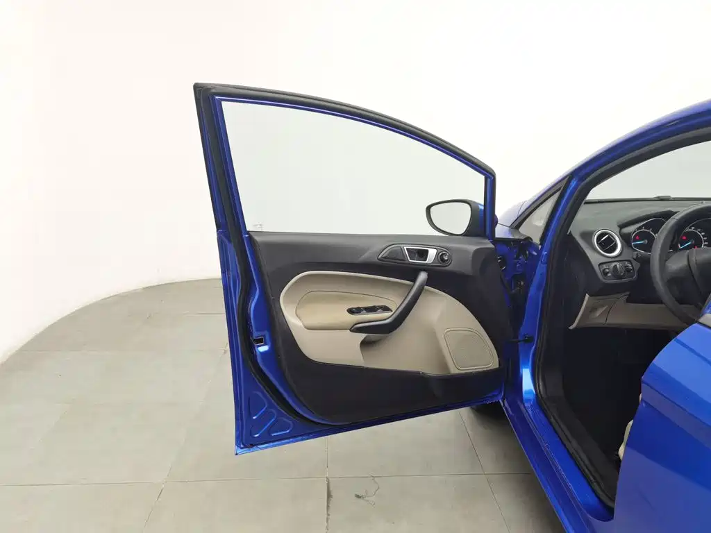Ford Fiesta — миниатюра 8