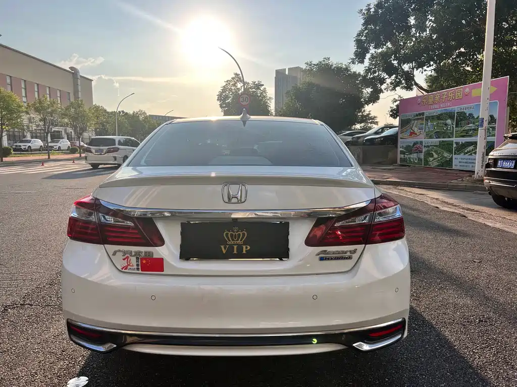 Honda Accord — миниатюра 5