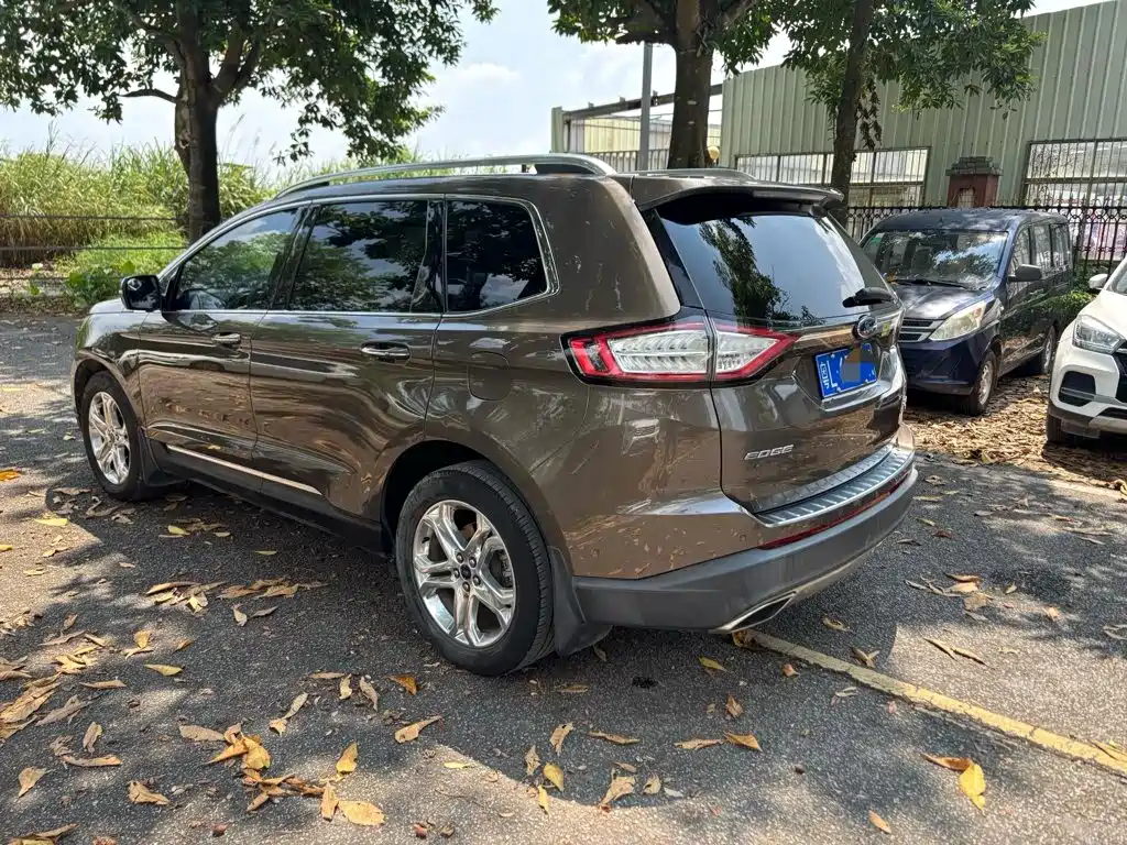 Ford Edge — миниатюра 10