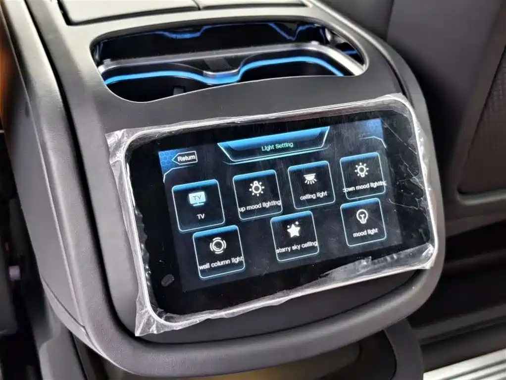 Mercedes-Benz Vito 2023 2.0T 7 мест