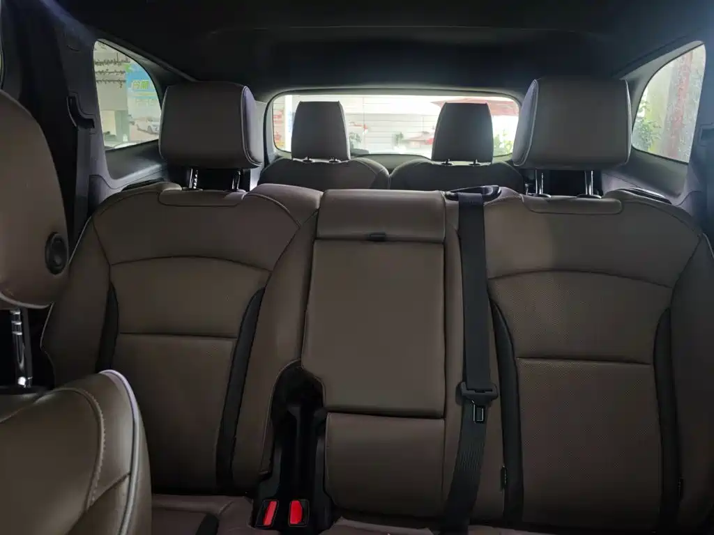Buick Enclave — миниатюра 16