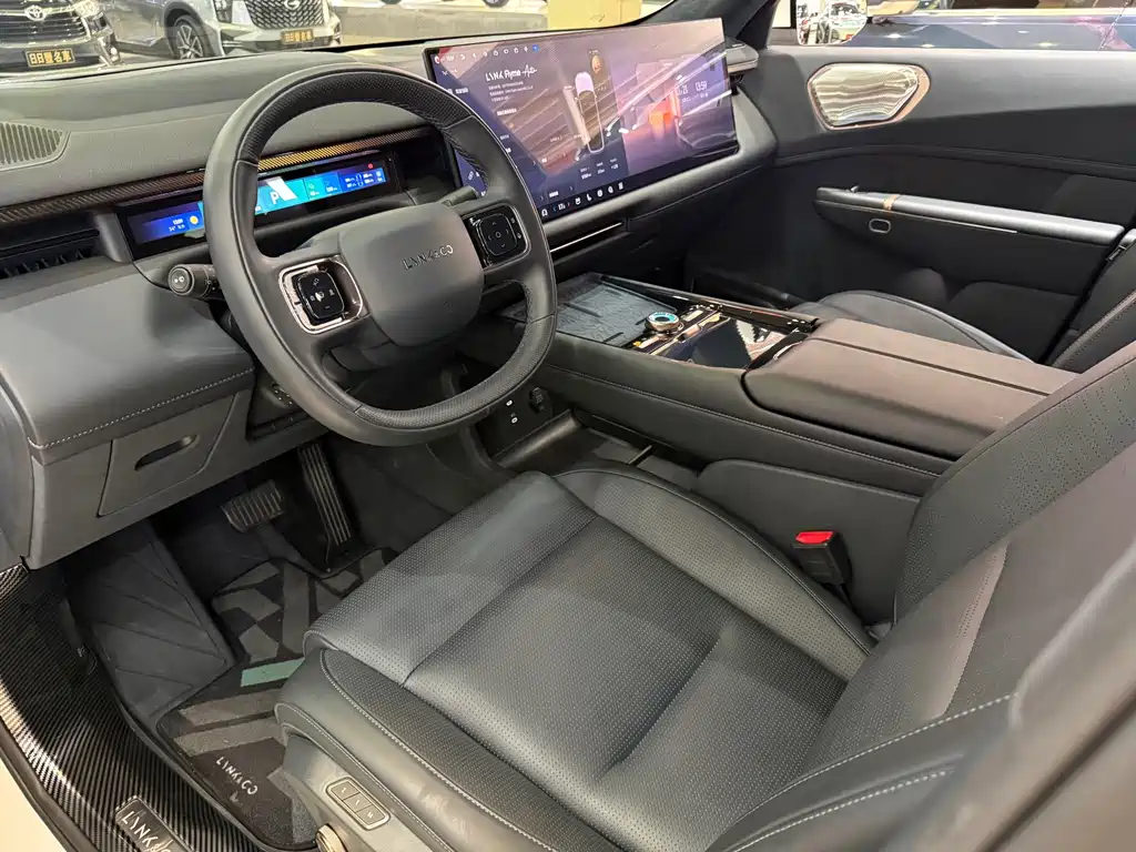 Lynk & Co 900 — миниатюра 15
