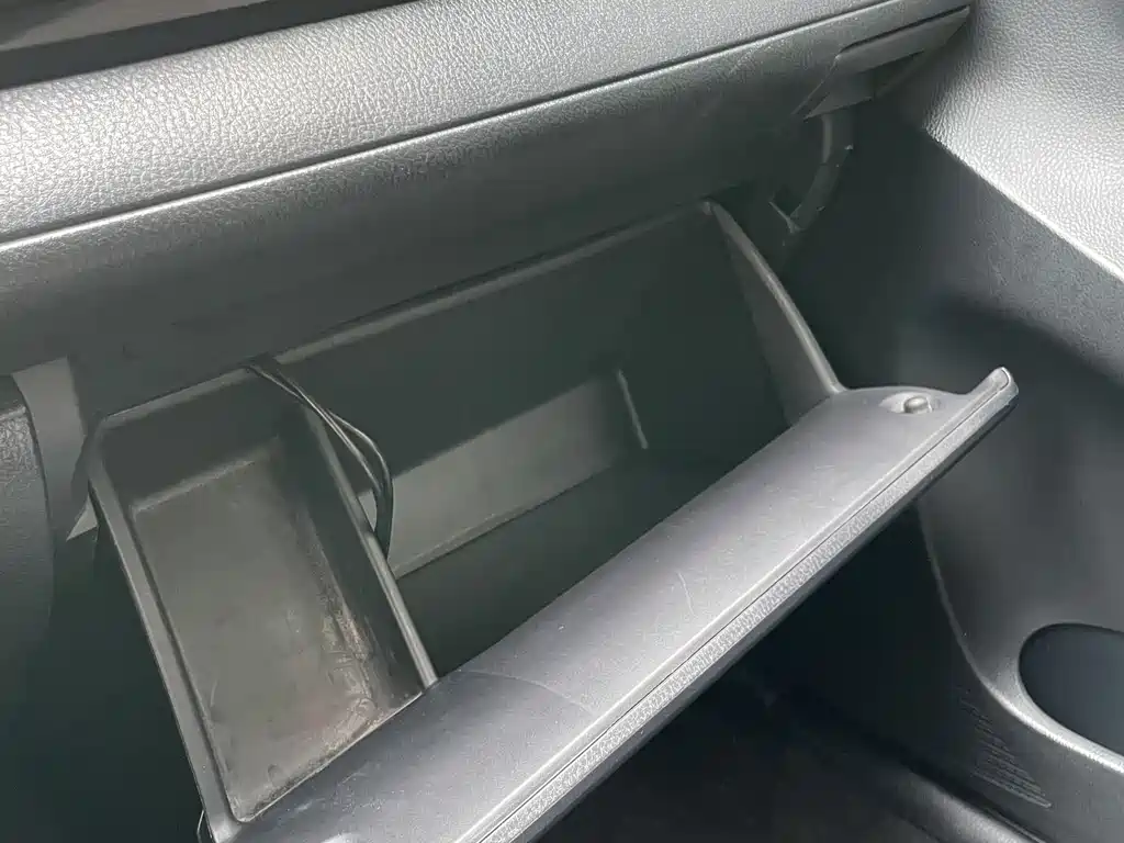 TOYOTA YARIS L ZHIXUAN