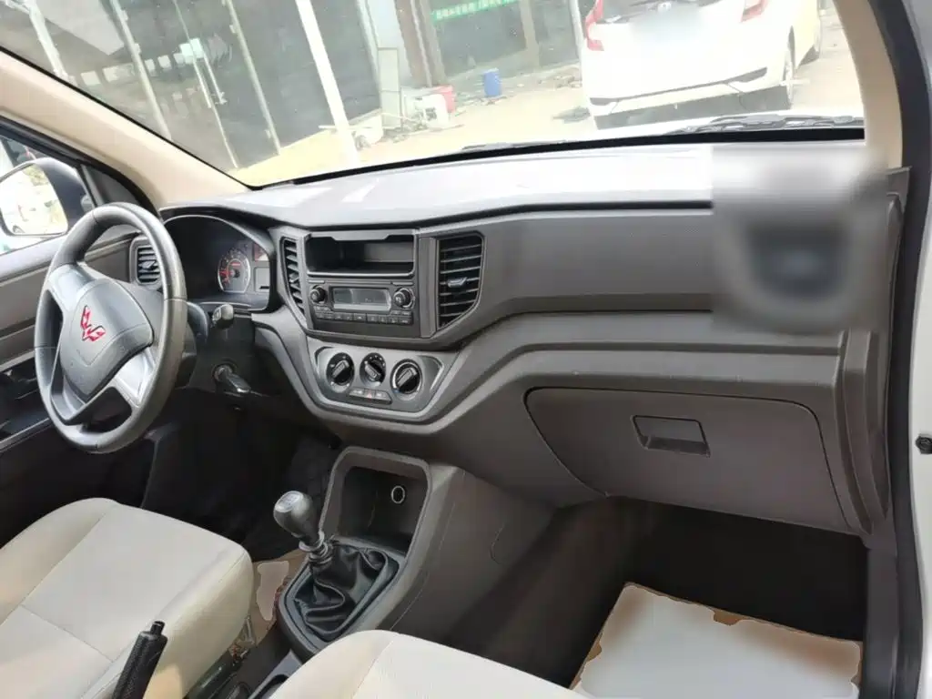 Wuling Hongguang V — миниатюра 10