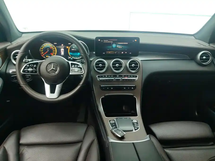 Mercedes-Benz GLC — миниатюра 12