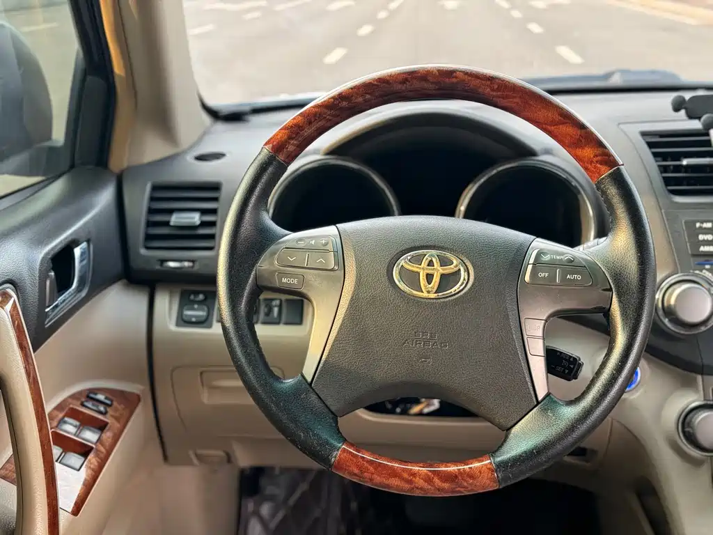 Toyota Highlander — миниатюра 10
