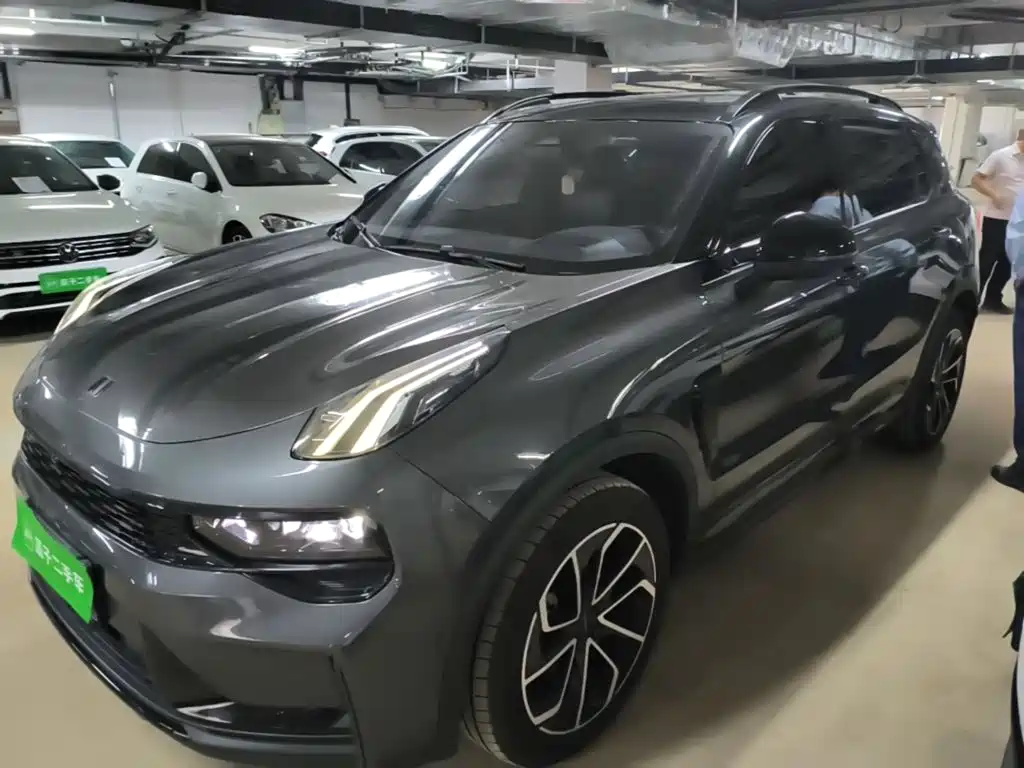 Lynk & Co 01