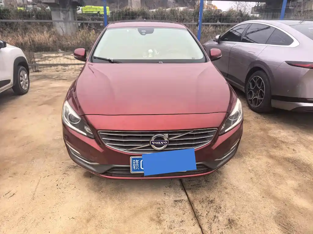 VOLVO S60