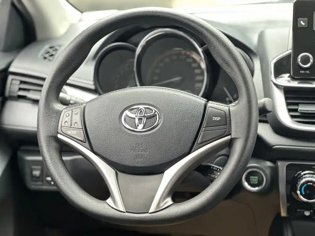 Toyota Yaris L — миниатюра 7