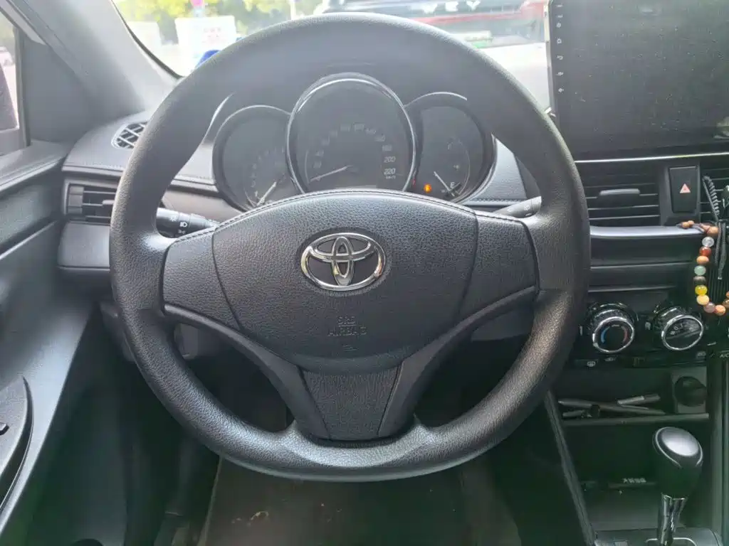 Toyota Yaris L — миниатюра 6