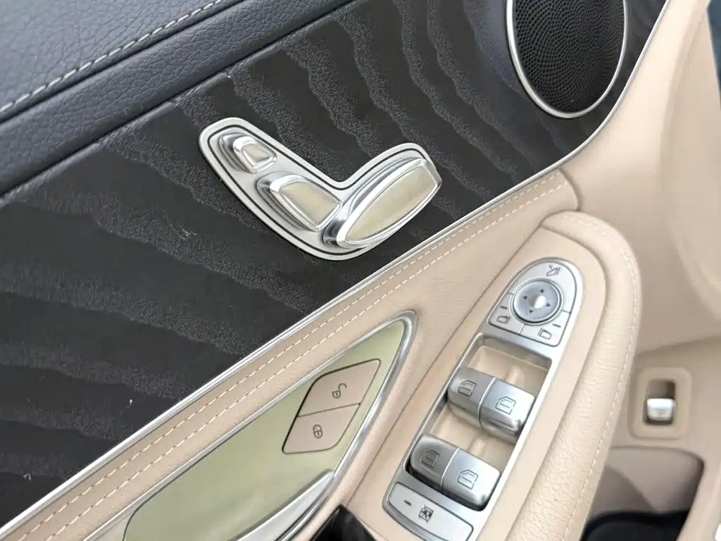 Mercedes-Benz C-Class — миниатюра 12