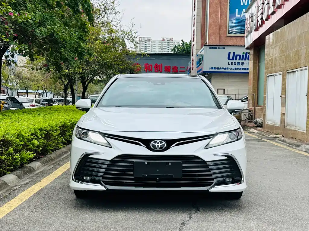 TOYOTA CAMRY
