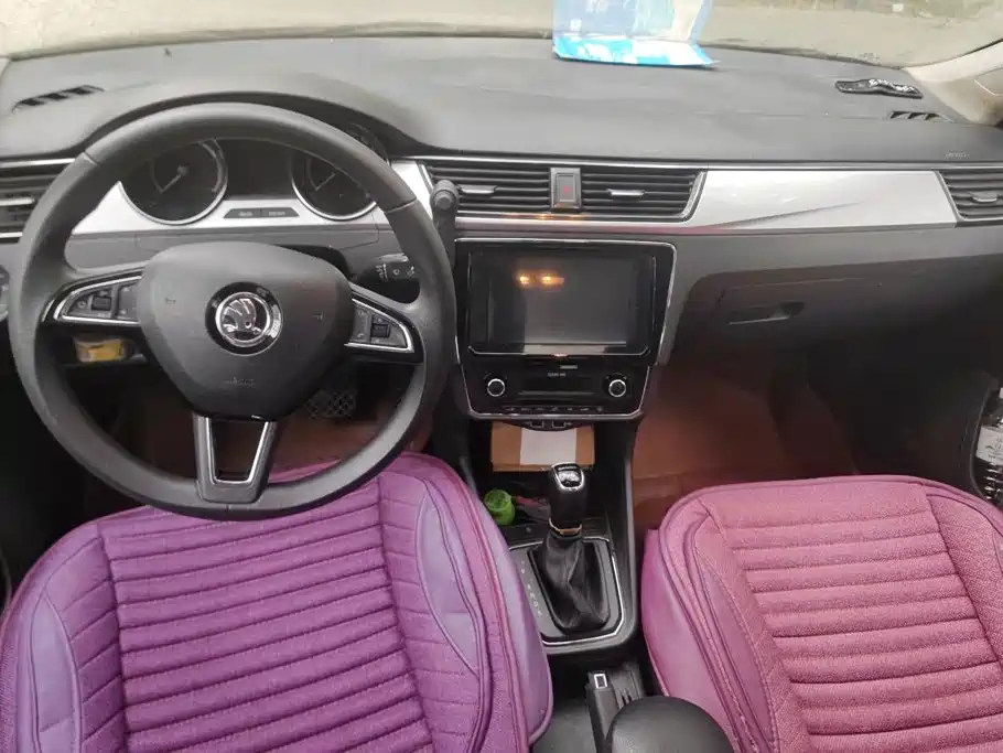 Skoda Rapid — миниатюра 12