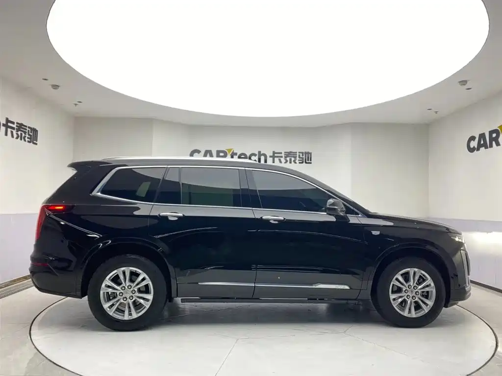 Cadillac XT6 2021 2.0T мест