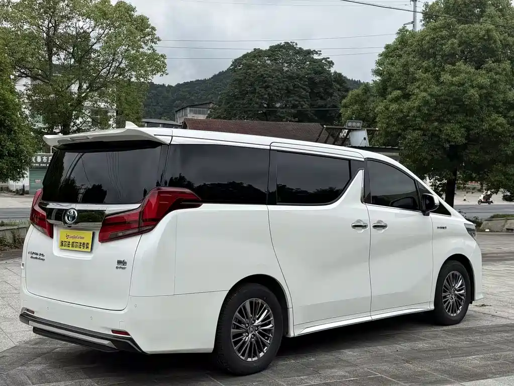Toyota Alphard 2023 2.5L Premium
