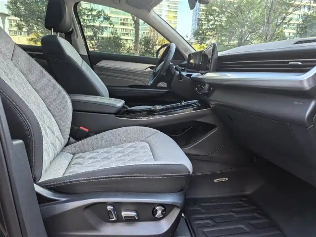 Volkswagen Tavendor 2026 380TSI R-Line