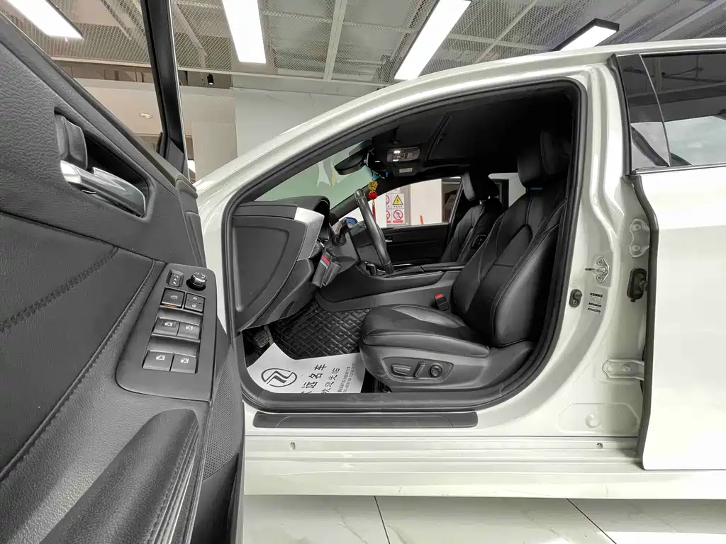 Toyota Avalon 2022 2.0L Luxury