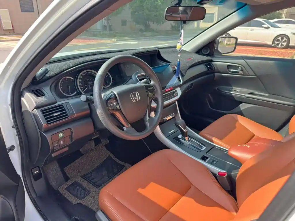 Honda Accord — миниатюра 4