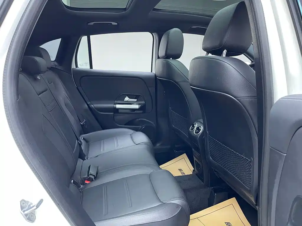 Mercedes-Benz GLA 2023 — фото 15