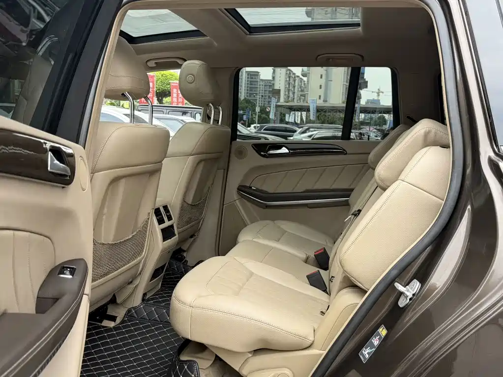 Mercedes-Benz GL-Class — миниатюра 10