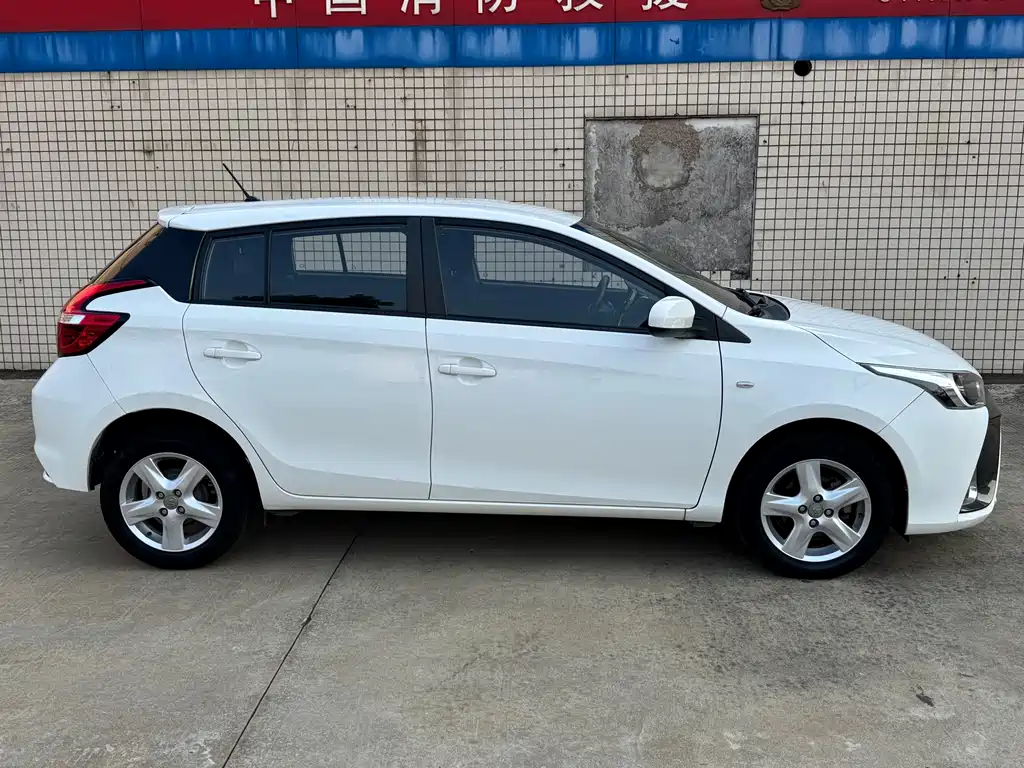 Toyota Yaris L — миниатюра 5