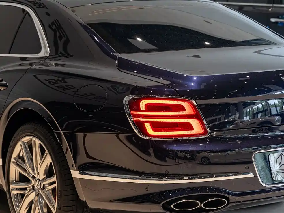 BENTLEY FLYING SPUR PLUG IN HYBRID