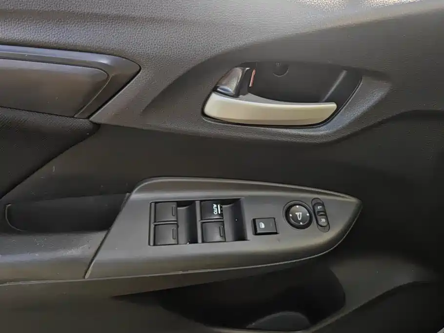 Honda Fit — миниатюра 7